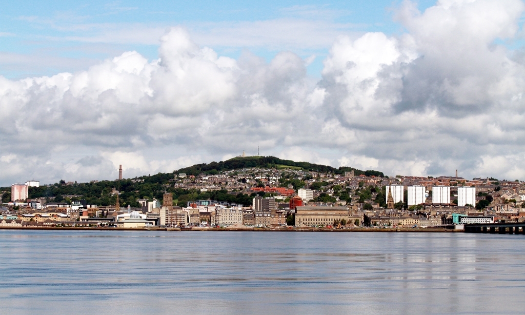 Bob Douglas, Evening Telegraph. Views of Dundee waterfront from Newport-on-Tay, Fife.