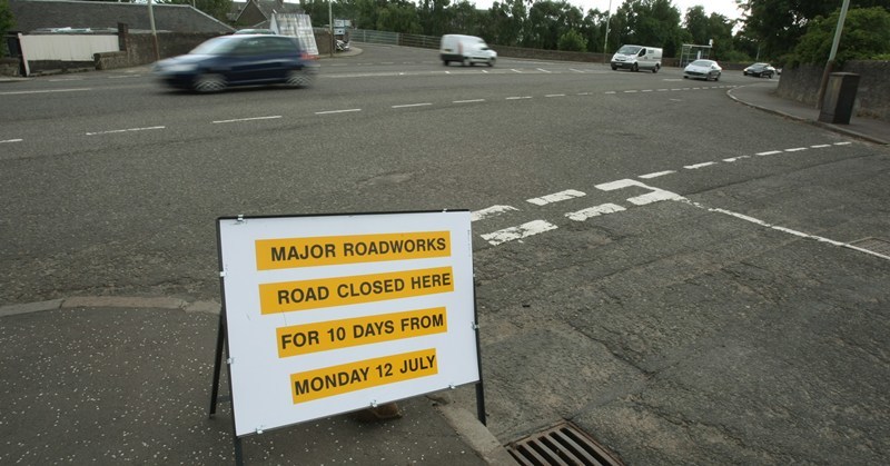 DOUGIE NICOLSON, COURIER, 07/07/10, NEWS.
DATE - Wednesday 7th July 2010.
LOCATION - Junction on Broughty Ferry Road.
EVENT - Forthcoming roadworks.
INFO - One of the signs giving advance warning of the chaos.
STORY BY - Reporters.