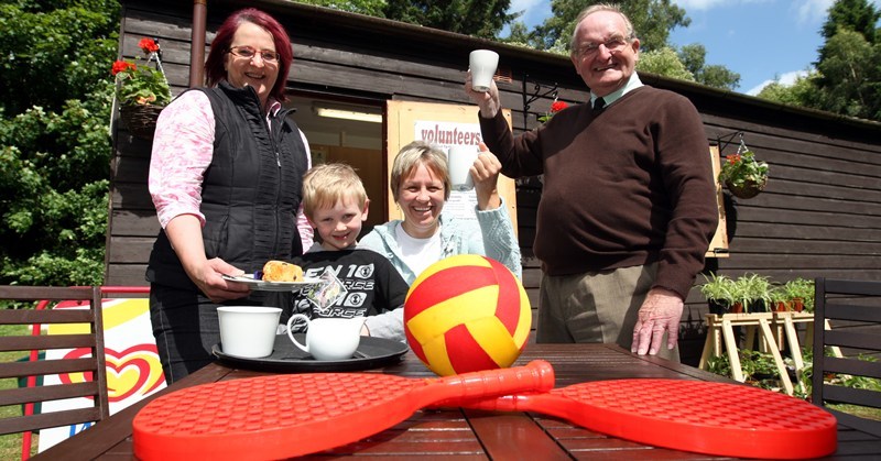 Steve MacDougall, Courier, Café on Kinnoull Hill, by Jubilee car park, Perth. New Community opens. Pictured, left to right are some staff and customers, Fenella Gray, Logan Garrigan (aged 5), Nicola Foley and Phil Walker.