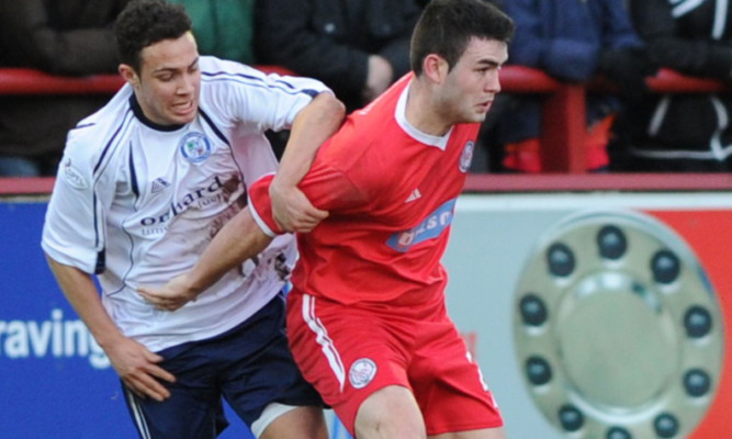 James Dale (Forfar) and Steven Jackson (Brechin) in a previous Angus derby.