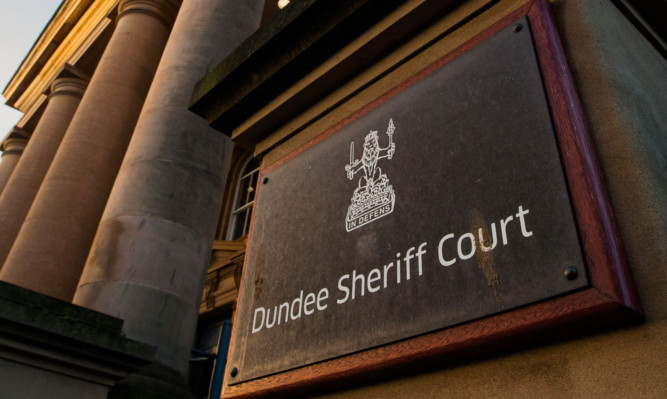 Steve MacDougall, Courier, Dundee Sheriff Court, West Bell Street, Dundee. Exterior picture of the building.