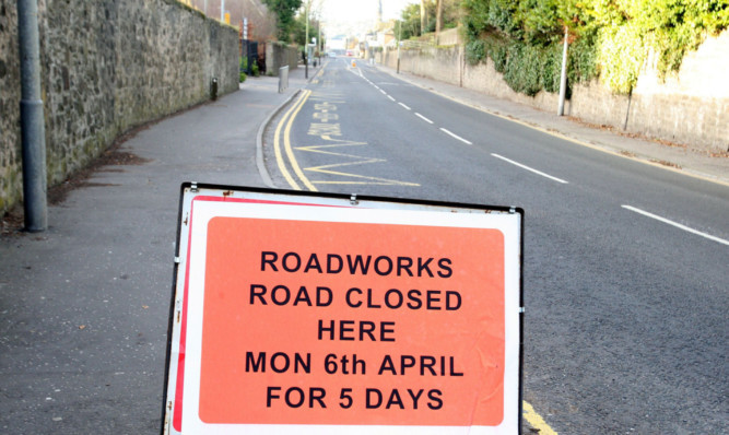 Claypotts Road in Broughty Ferry will be closed for five days as it undergoes remedial repairs.