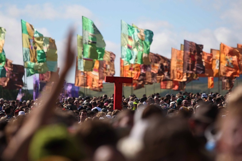 Kris Miller, Courier, 11/07/10, TITP, Sunday. Main Stage, Dizzee Rascal set, crowd shot.