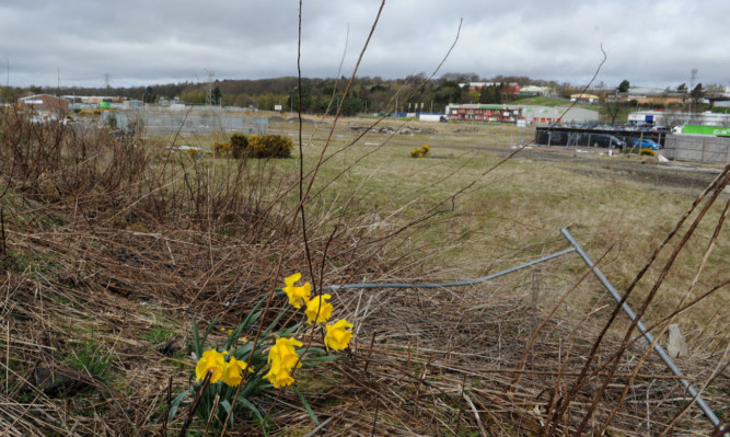 Peter Vardy is taking over the former Valentines site on Kingsway West, Dundee.