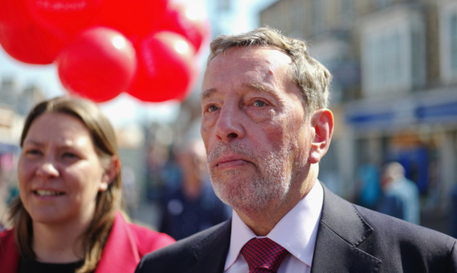 Former cabinet minister David Blunkett has raised fears about a Scottish slump for Labour.