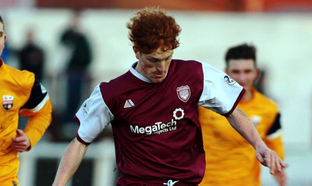 Simon Murray in action for Arbroath.