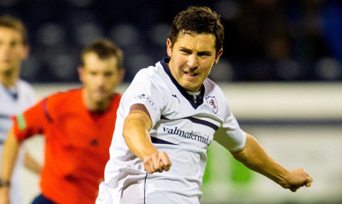 Liam Fox in action for Raith Rovers.