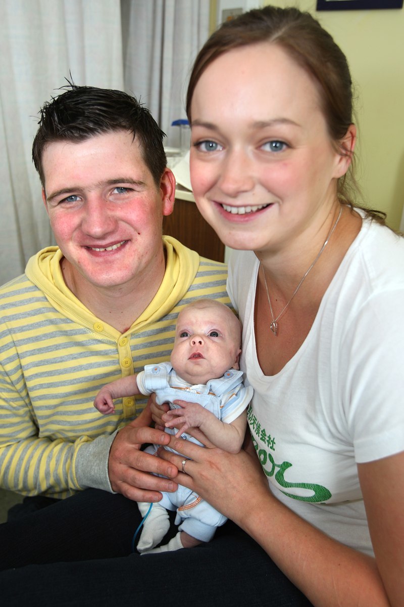 Kris Miller, Courier, 12/07/10, News. PIcture today at Ninewells Hospital, Ward 40. Pic shows proud parents James Henvey and Lisa Ewart with babyLiam Henvey who was born over 3 months premature but who is getting home.