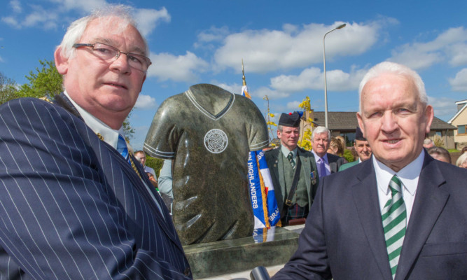 Fife Provost Jim Leishman, left, and Lisbon Lion John Clarke at the official unveiling of the memorial.