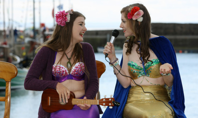 The Merlesque Mermaids entertaining the crowds.