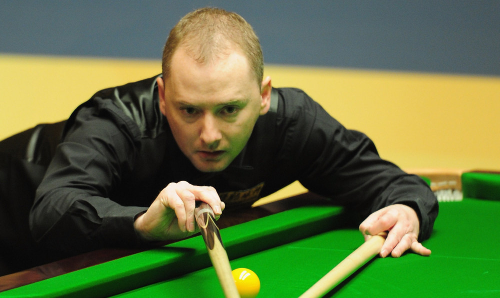 Graeme Dott in action on Friday morning, before the enforced interval.