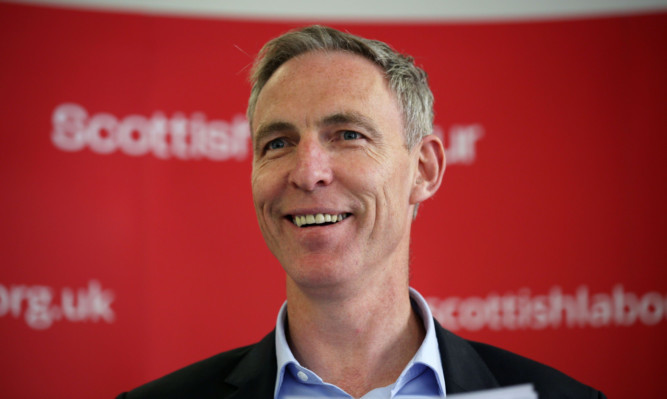 Jim Murphy submits his resignation.
