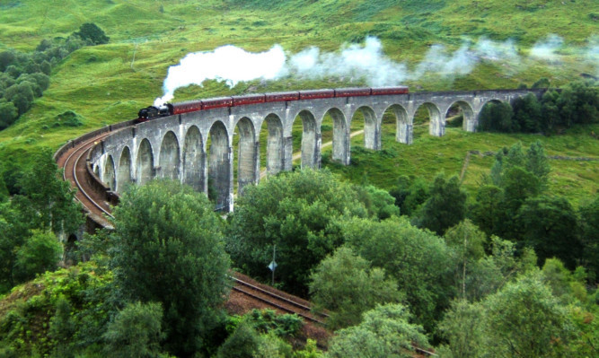 The Glenfinnan Viaduct appears in the Harry Potter films.