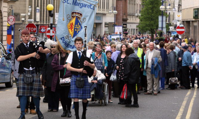 Hundreds of people joined the pilgrimage from the gates of Pittencrieff Park to St Margaret's Memorial Church.