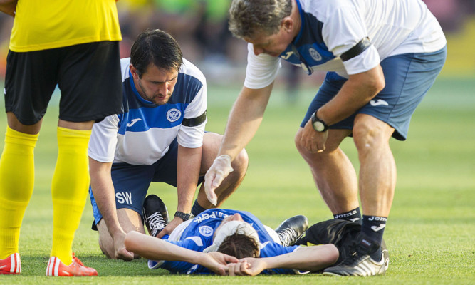 Murray Davidson landed awkwardly and suffered a knee injury in Thursday night's game in Armenia.