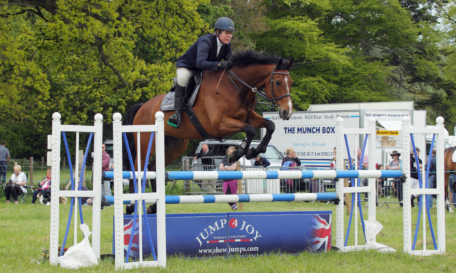 Sandra Low-Mitchell and Westmur Daniel toped the Foxhunter entry