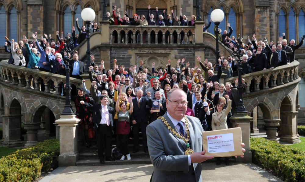 Dundee Lord Provost Bob Duncan in Albert Square with the citys bid.