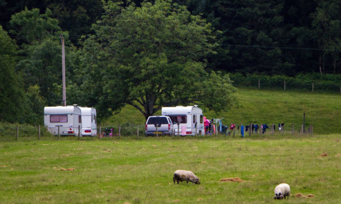 A Travellers encampment near near the Linn pool, by Comrie.