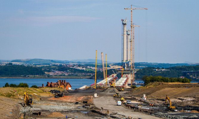 The Queensferry Crossing should be completed by the end of 2016.