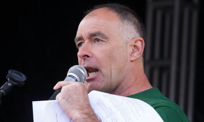 firebrand politician Tommy Sheridan will return to Kirkcaldy.