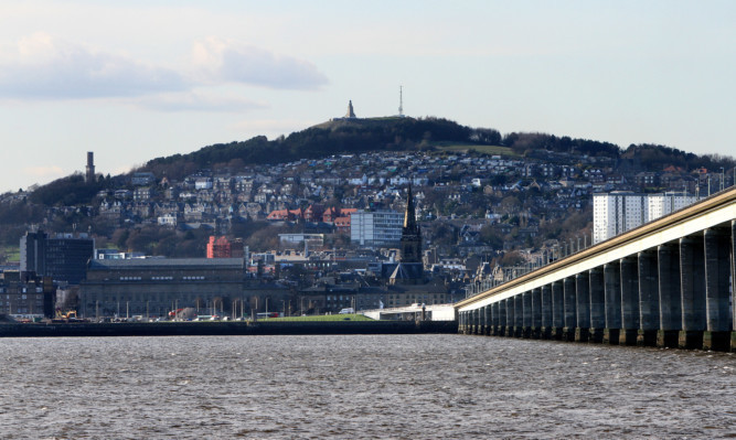 Kris Miller, Courier, 26/03/14. Picture today shows general view of Dundee from Fife.