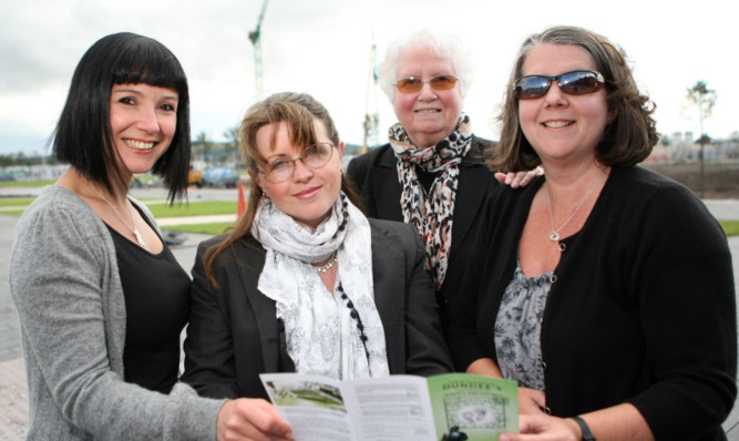 From left: Artist Suzanne Scott with idea creator Kelly Marr, Joy Le Comber and Laura Kilhooley, wife and daughter of scientist Peter Le Comber.