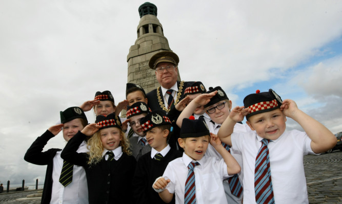 Provost Bob Duncan was joined by local schoolchildren to announce the programme of commemoration.