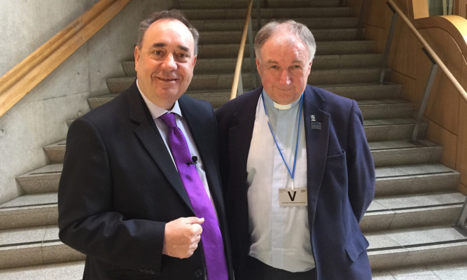 Alex Salmond (left) with Rev Stuart MacQuarrie.