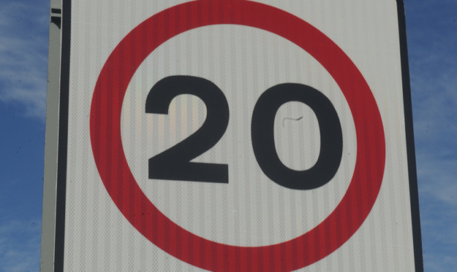 Kim Cessford - 10.04.14 - pictured is the 20mph sign on Lothian Crescent, Dundee for piece about councillor calling for a 20mph speed limit across the city