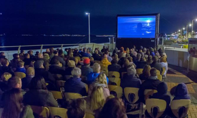 Cinema fans took their seats for an outdoor viewing of the classic film Jaws.