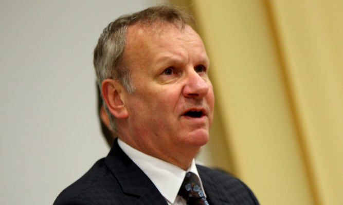 Pete Wishart questioned why Parliament has to break for a conference by a 'fringe party' like the Lib Dems.