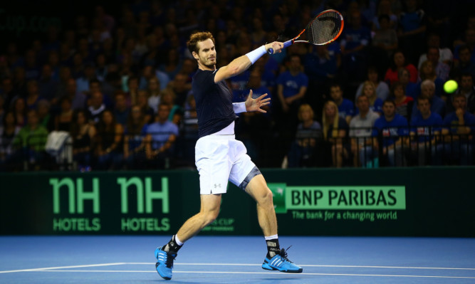 Andy Murray recorded a straight sets victory.