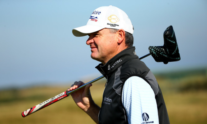 Paul Lawrie with his new putter.