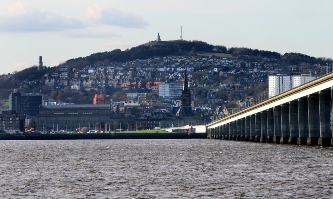 Kris Miller, Courier, 26/03/14. Picture today shows general view of Dundee from Fife.