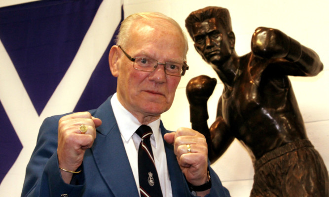 A statue of Dundee boxing legend Dick McTaggart  was recently unveiled at St Francis ABC Sporting Cub