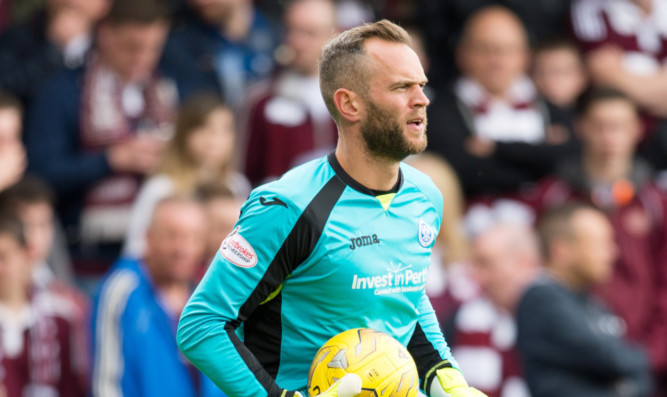 Alan Mannus.