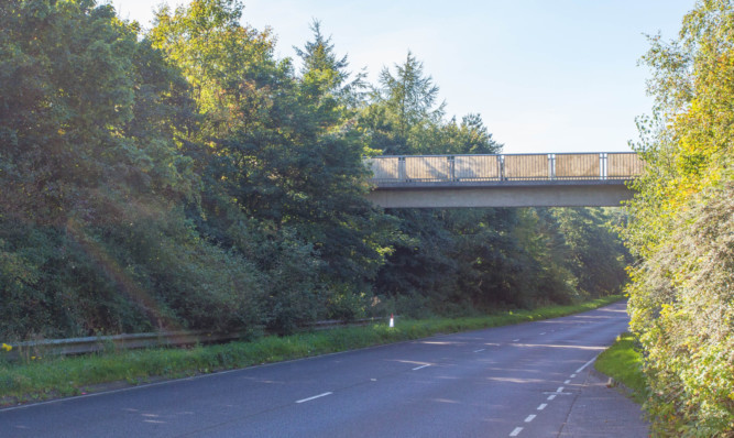 Bridge crossing the B921 in Glenrothes where a man died this morning at a rush hour incident.