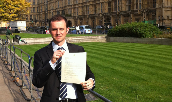 Stephen Gethins with the letter at Westminster.