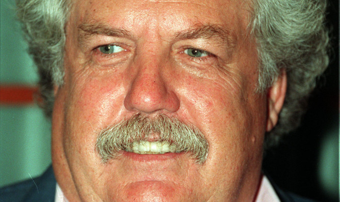 Colin Welland has died aged 81 after suffering from Alzheimer's disease for several years.