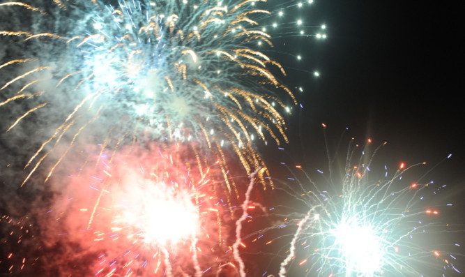 Dunfermline fireworks

(c) David Wardle