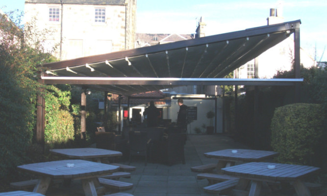 Failures in the handling of the so-called pergola case were criticised by the Ombudsman.