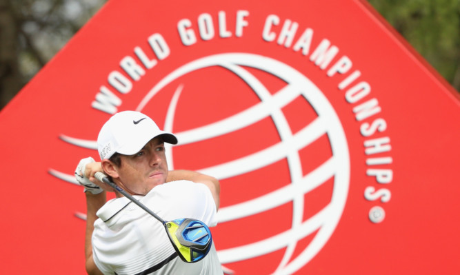 Rory McIlroy will take a narrow lead into the DP World Tour Championship in a bid for a third Race to Dubai title.