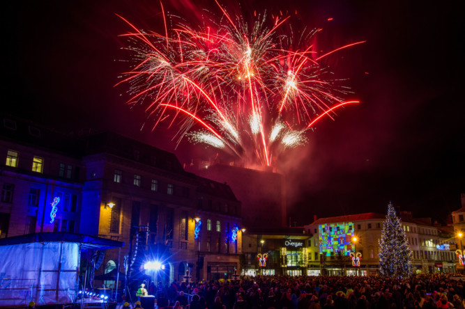The festive season arrived in Dundee with a bang on Friday night as a stunning fireworks display brought the first day of the citys Christmas Street Festival to a close. The explosives brought blooms of light to the night sky, accompanied by one of the worlds best-known musical scores  the theme from Star Wars.