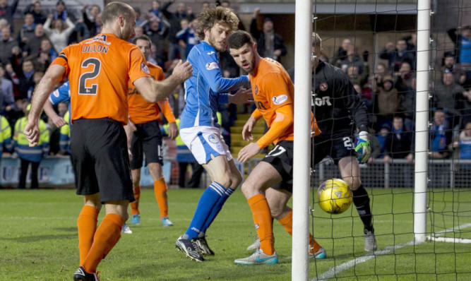 Murray Davidson scoring his goal.