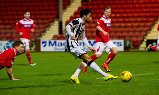 Faissal El-Bakhtaoui opens the scoring for the Pars.