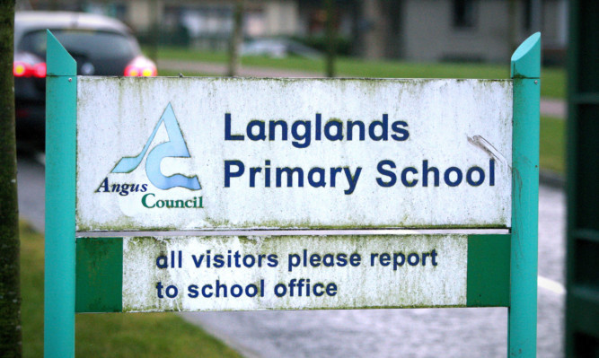 Kris Miller, Courier, 16/12/15. Picture today shows Langlands Primary School in Forfar where there has been an outbreak of Norovirus with between 100 and 250 pupils being affected.