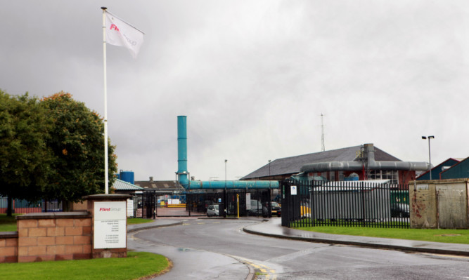 117 jobs are under threat at the Flint Group plant in Dundee.