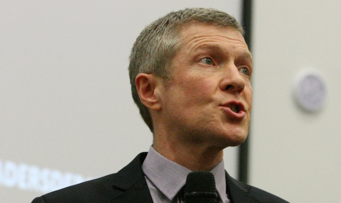 Scottish Liberal Democrat leader Willie Rennie beleives Fife would be better off if Amazon did not base its distribution centre in Dunfermline.
