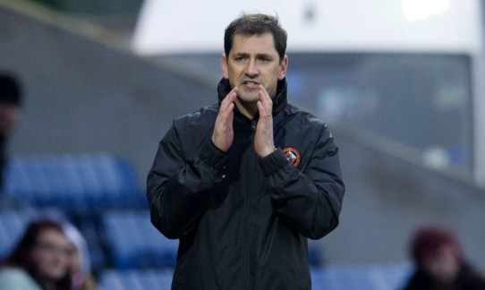 26/04/13 CLYDESDALE BANK PREMIER LEAGUE
ROSS COUNTY V DUNDEE UTD (1-0)
GLOBAL ENERGY STADIUM - DINGWALL
Dundee Utd manager Jackie McNamara urges his on from the dugout.