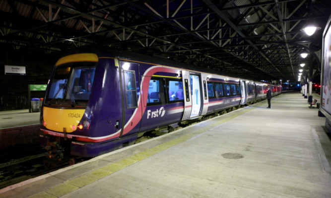 Dundee to Glasgow trains facing delays